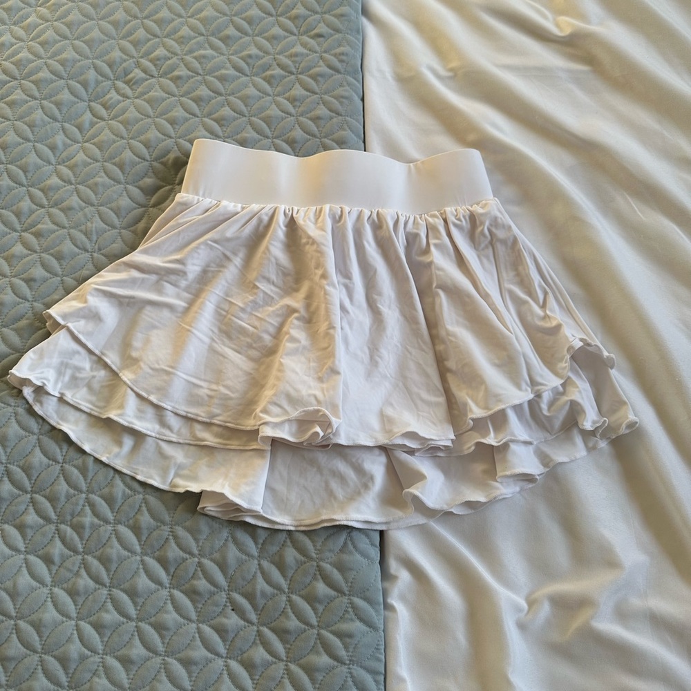 Frilly white tennis skirt